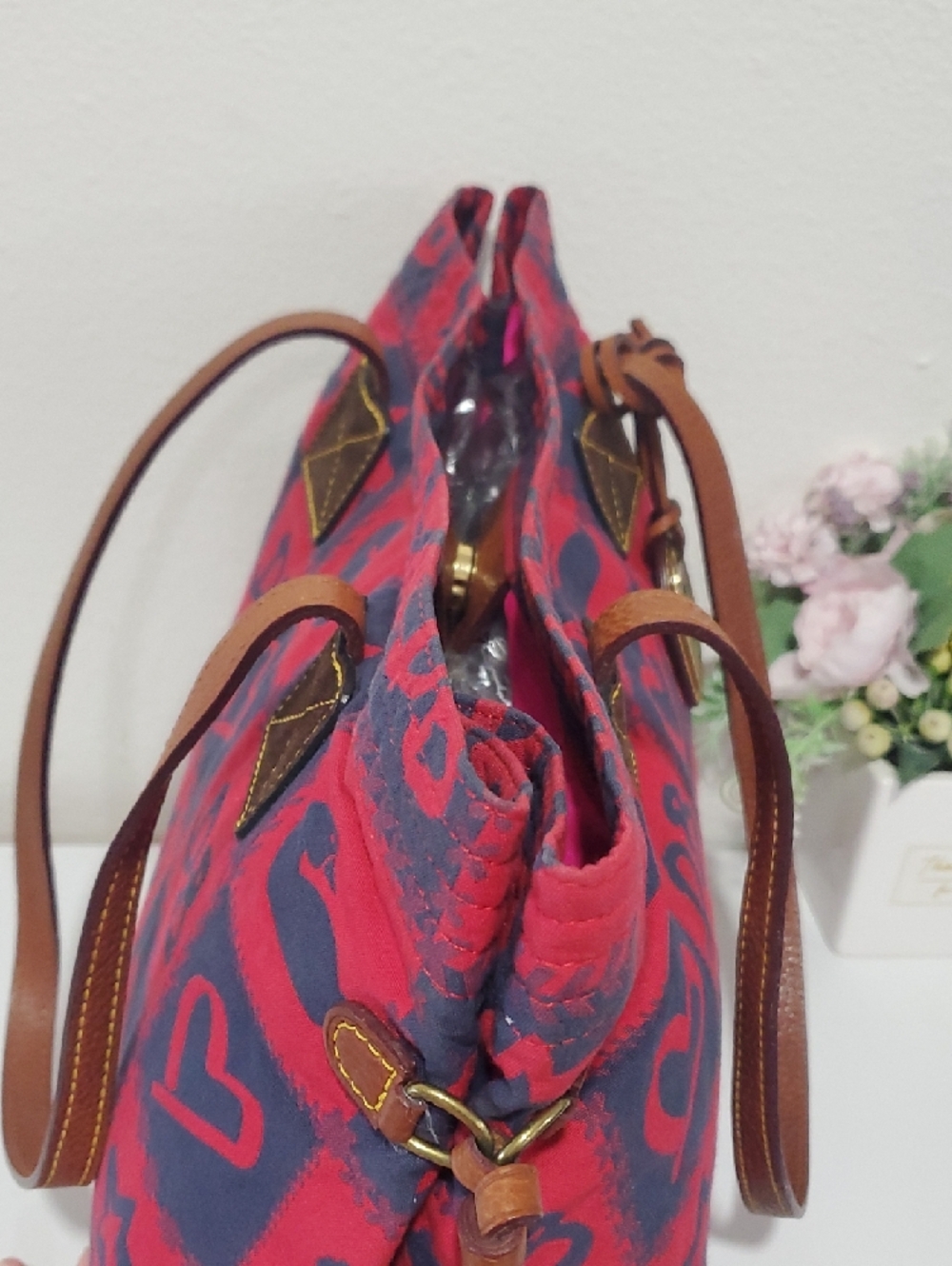 RARE VINTAGE Dooney & Bourke Clara Red and Navy Canvas Patchwork Tote❤️💙 - Picture 11 of 16